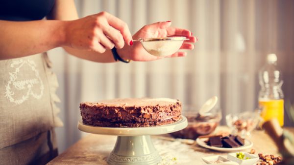 الحلويات والشوكولاتة تعبر عن الخير والوفرة في المنزل
