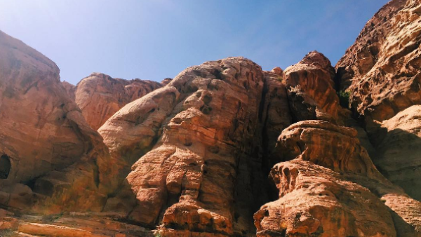 The massive cliffs at Petra are still hiding undiscovered monuments. (Albawaba)