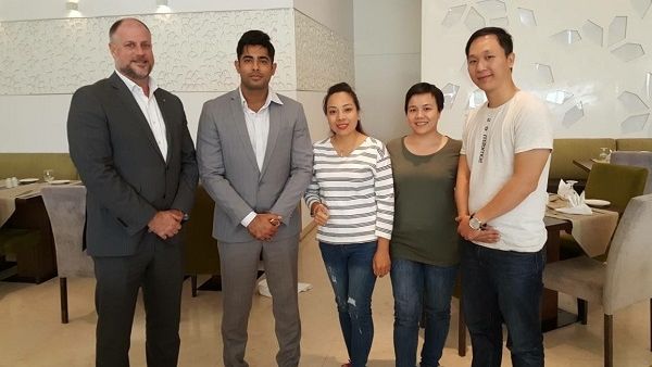 Copthorne hotel Dubai GM glenn-nobbs welcome members of the vietnamese group.