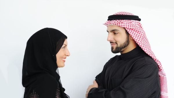 يقال إن الحكم في تقبيل الزوج لزوجته مباح