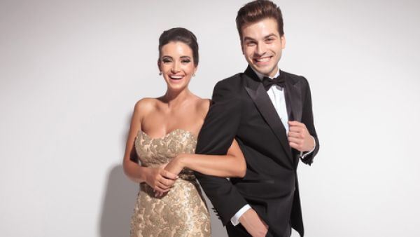 يعمل الشخص الواعي عاطفياً على تشجيع التواصل المفتوح مع الشريك