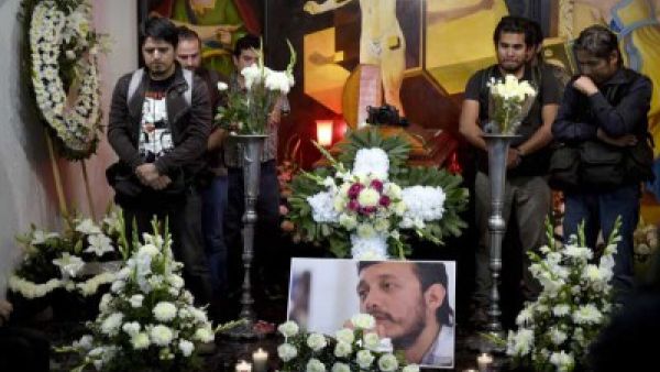 العثور على جثث مصور صحفي وأربع سيدات بشقة في مكسيكو سيتي