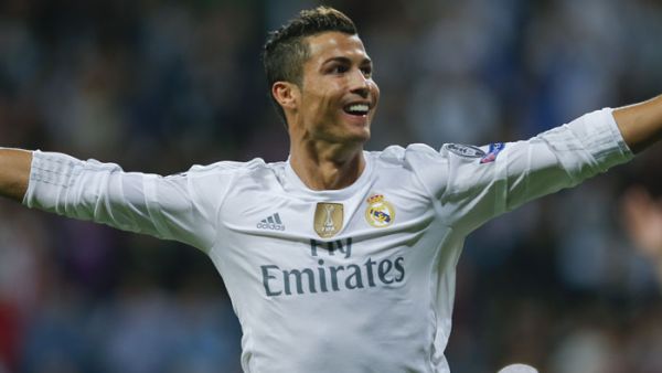 Footballer Cristiano Ronaldo will be meeting a Lebanese boy who lost his parents in the recent suicide bombings in Beirut. (Zeenews.india.com)