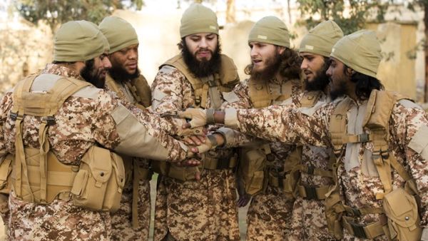 اعتقل التنظيم وسجن العديد من الجنود والشرعيين بتهمة "الغلو" 