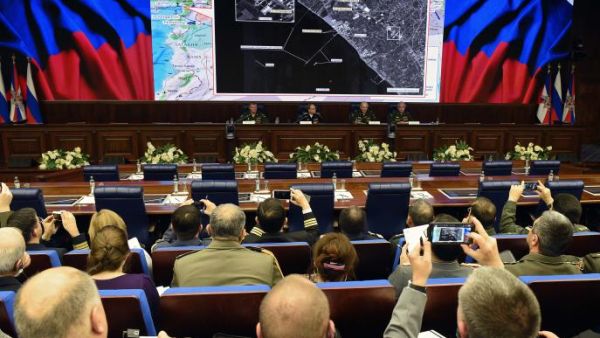 "شاحنات نفط داعش تعبر الحدود السورية لتركيا"