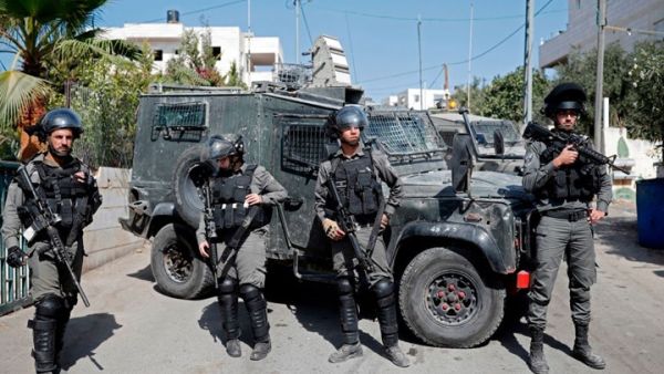 الاحتلال يحاصر مدرسة بالضفة ويعتدي على طلبتها 