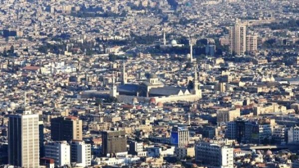 مقتل 8 أشخاص في قصف صاروخي على دمشق
