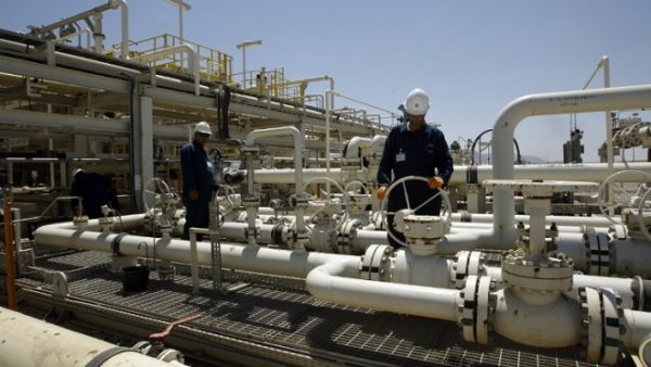 Gas workers. (File photo)