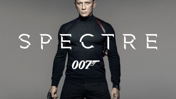Daniel Craig pushes European governments to take care of the migrant crisis in Europe.