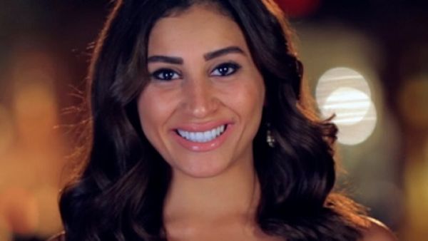 دينا الشربيني و إياد نصار (جوه الصندوق) 