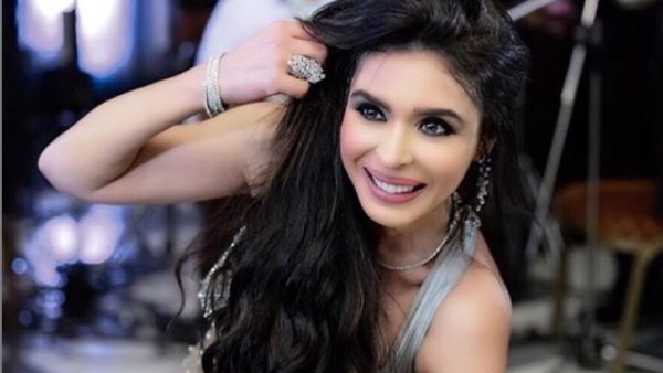 الممثلة والراقصة المصرية دينا