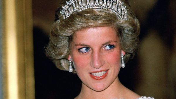 الأميرة الراحلة "ديانا" كما لم تروها من قبل.. صور
