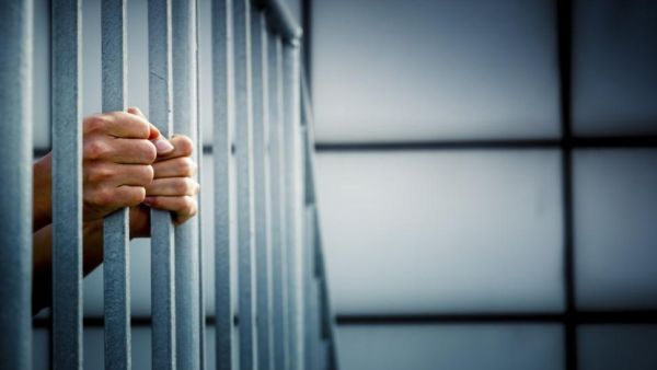 حبس خليجي بسبب تحرشه بفتاة هندية