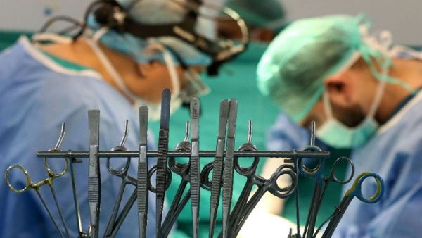 Lebanese plastic surgeon attacks president of plastic surgery society on board flight to Dubai (AFP/File Photo)