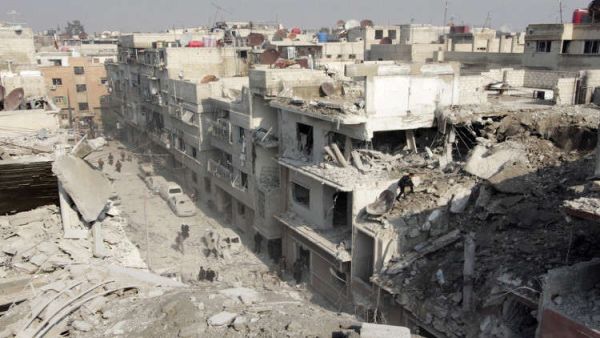 سيارة أممية تدخل موقع الهجوم الكيميائي المزعوم في دوما
