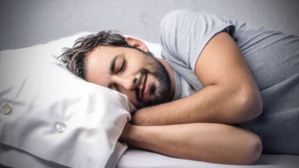 أضغاث الأحلام ما يراه النائم وليس برؤيا أو حلم إنّما حديث نفس

