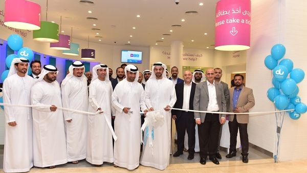 During du's opening of its new store in Yas Mall. During du's opening of its new store in Yas Mall.