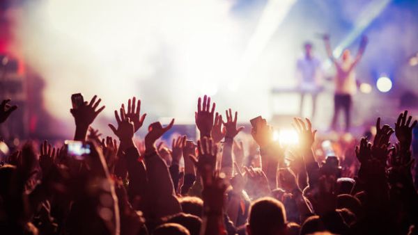 حفلات البوب والروك والسول والموسيقى الإلكترونية  (Shutterstock)