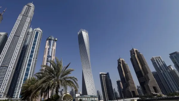 ينتمي أحد المتهمين الستة لإحدى الدول الخليجية 