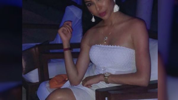 The Moroccan singer disabled the comments on the picture knowing that she will get lots of negative comments. (Source: dunia_batma - Instagram)