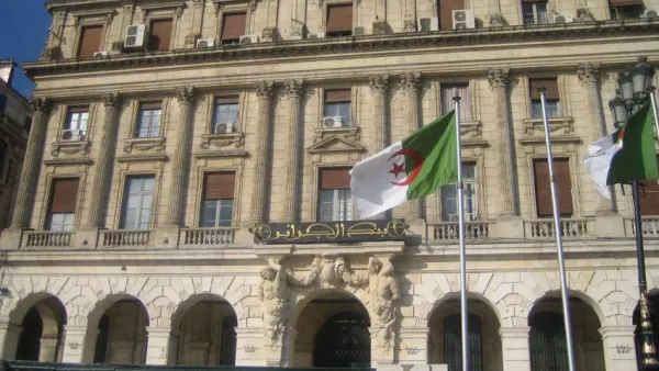 الجزائر تلجأ إلى الصيرفة الإسلامية لامتصاص السيولة من السوق السوداء
