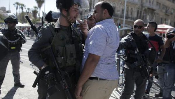 مواجهة بين فلسطيني وجندي اسرائيلي في القدس الشرقية