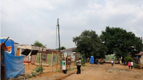 تعد القارة السمراء أفريقيا غنية بالموارد الطبيعية 