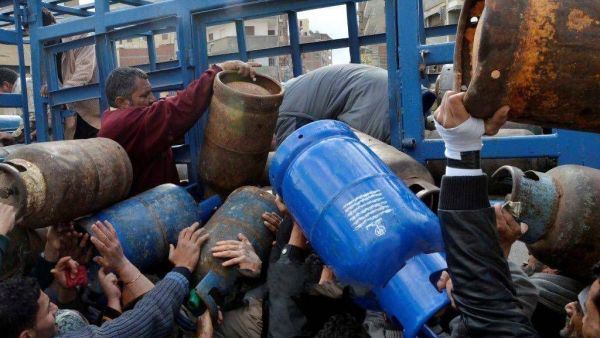 الحكومة  قررت منتصف شهر يونيو الماضي رفع أسعار الوقود