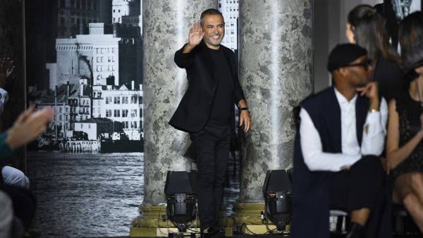 International Lebanese designer Elie Saab will head the competition's judging panel. (www.zimbio.com)