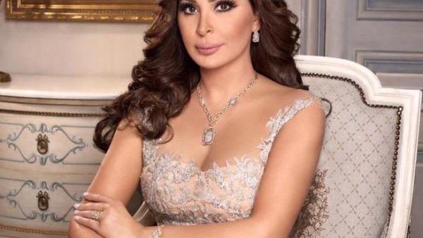 الفنانة إليسا