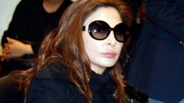 Elissa during funeral
