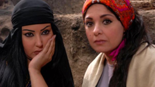 صابرين و سمية الخشاب في (وادي الملوك)