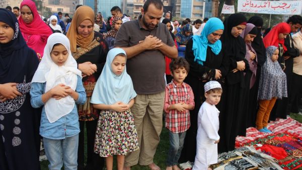احتفالات العيد في مصر تثير الجدل والتساؤلات