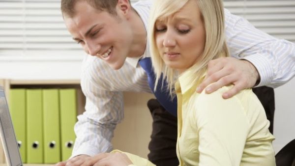 التحرش سببه البنات ولا الشباب