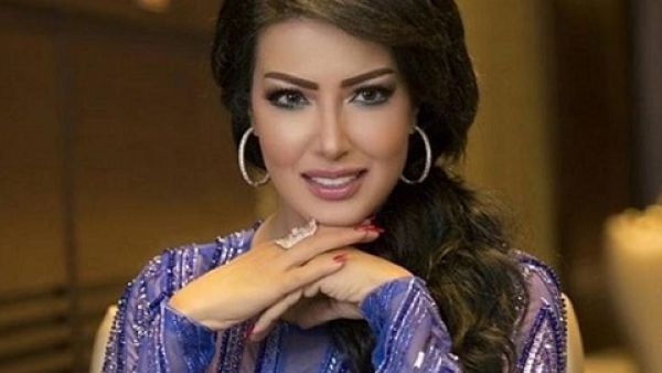 سمية الخشاب تفكر بارتداء الحجاب