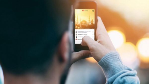 اغتصاب فتاة Live  على الفيسبوك