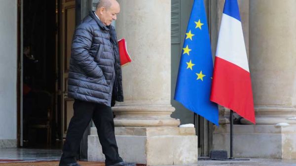 وزير الخارجية الفرنسي في بغداد للتباحث في إعادة الإعمار
