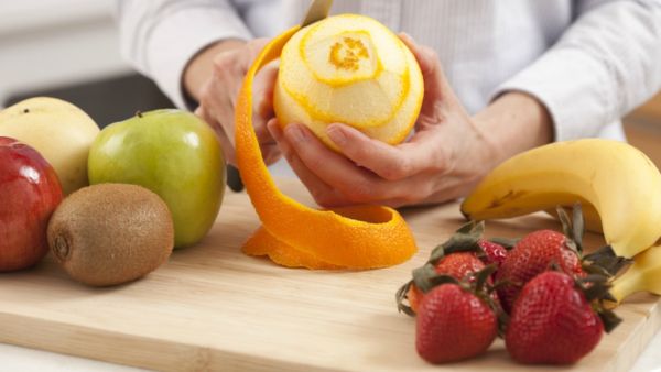 تساعد قشور الخيار على تقليل آلام الرأس والصداع (shutterstock.com)
