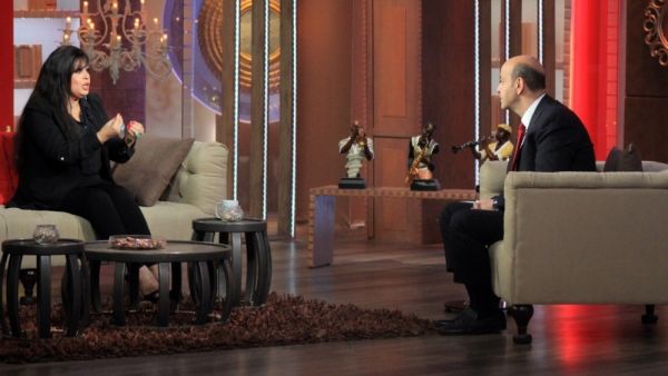 فيفي عبده: هكذا عاقبت زوجي.. وعمرو أديب يرد: "يا كايداهم"!