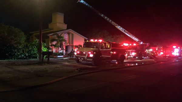 إضرام النار في المسجد الذي كان يصلي فيه مهاجم الملهى الليلي في فلوريدا