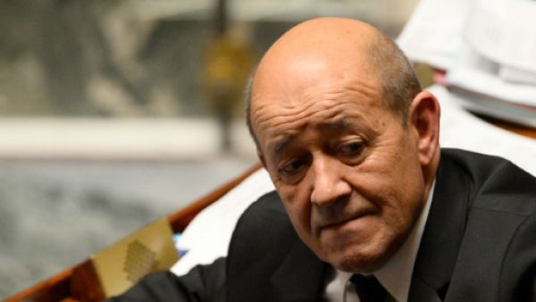 وزير الدفاع الفرنسي جان ايف لودريان