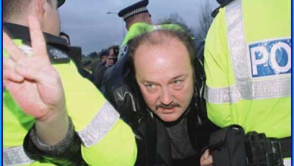 غالاوي ايد حزب الله وجرائم الاسد 