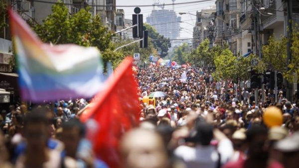 نحو 200 ألف شخص في المسيرة، من بينهم 30 ألف سائح أجنبي 