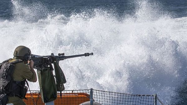 الاحتلال اقتاد الصيادين الثلاثة إلى ميناء أسدود