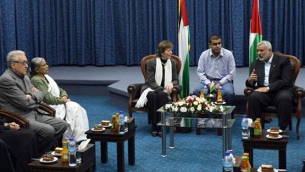 هنية يلتقي وفد الحكماء في غزة-أ.ف.ب