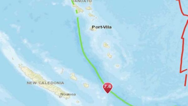 التحذير من أمواج المد العاتية (تسونامي) بالمحيط الهادي