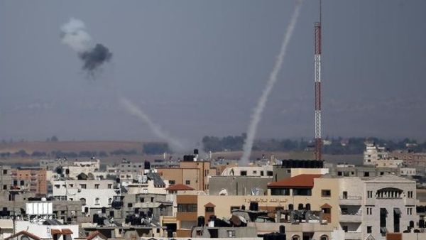الفصائل الفلسطينية أطلقت 75 صاروخا من قطاع غزة يوم الجمعة