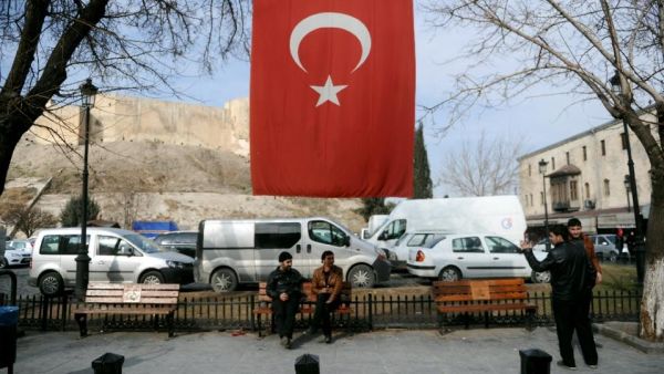 A Turkish flag hangs in Gaziantep, a southeastern city with a large Syrian population - and growing Daesh presence. (AFP/File)