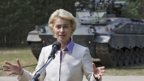 وزيرة الدفاع الالمانية اورسولا فون دير لاين
