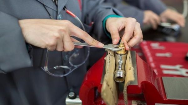 الهيئة أوعزت إلى شركات الكهرباء المعنية بضرورة تسهيل إجراءات منح الرخص اللازمة لتنفيذ مشاريع طاقة متجددة.